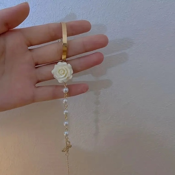 Pearls Gold Bangle Elegant White Flower Bracelet- NEW - Picture 3 of 4